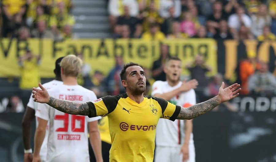 ألكاسير: عاملوني بطريقة سيئة في برشلونة