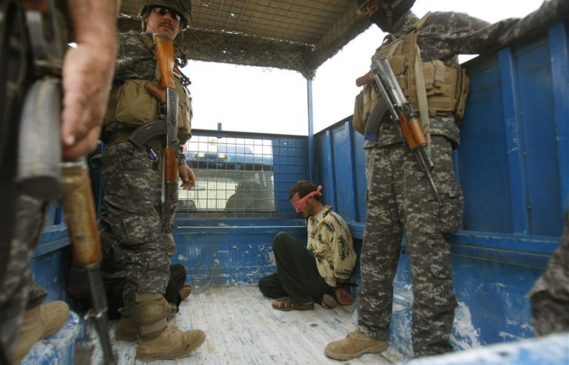 مفارز الاستخبارات تقبض على اربعة متهمين بتهريب النفط من مصفى الدورة – اللطيفية