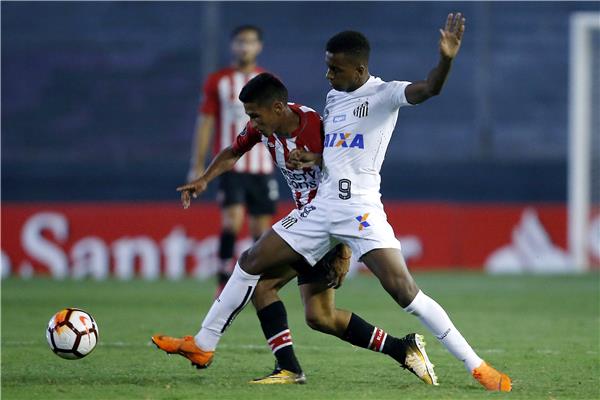 صراع ساخن بين برشلونة وريال مدريد على صفقة برازيلية