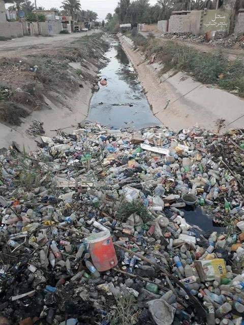بالصورة.. نفايات تغلق نهرا رئيسيا شمال شرق ديالى