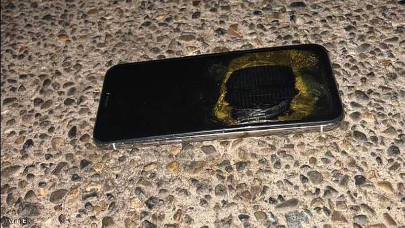 انفجار “آيفون X” أثناء شحنه.. وصورة توثق “كارثة أبل”