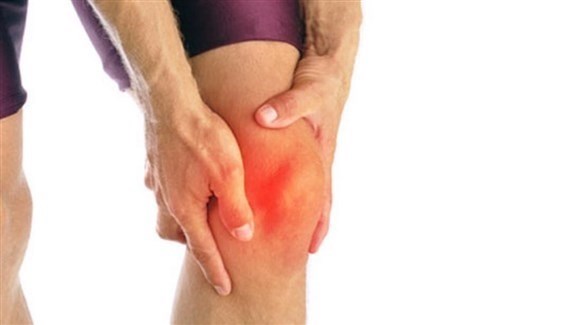 ما سبب الألم خلف الركبة؟