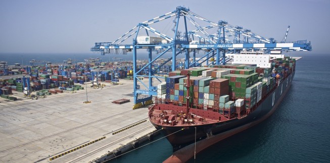 تحذيرات في البصرة من تدهور المشاريع الصناعية بسبب الاعفاءات الجمركية للأردن