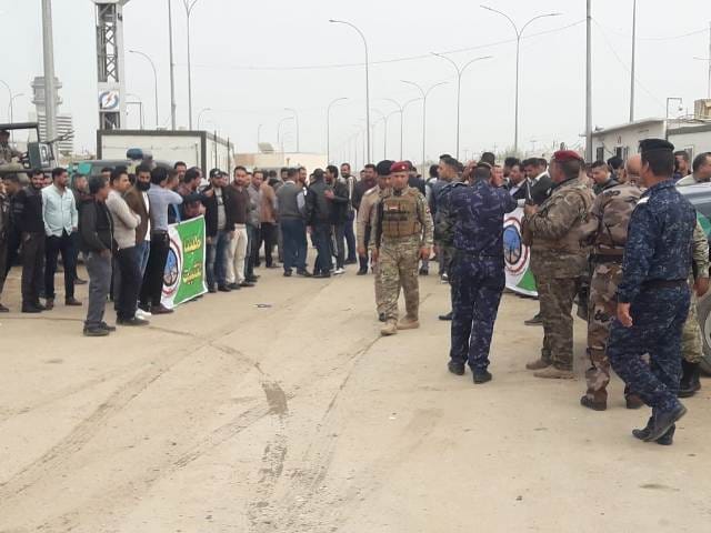 موظفو العقود في كربلاء يتظاهرون للمطالبة بتثبيتهم على الملاك