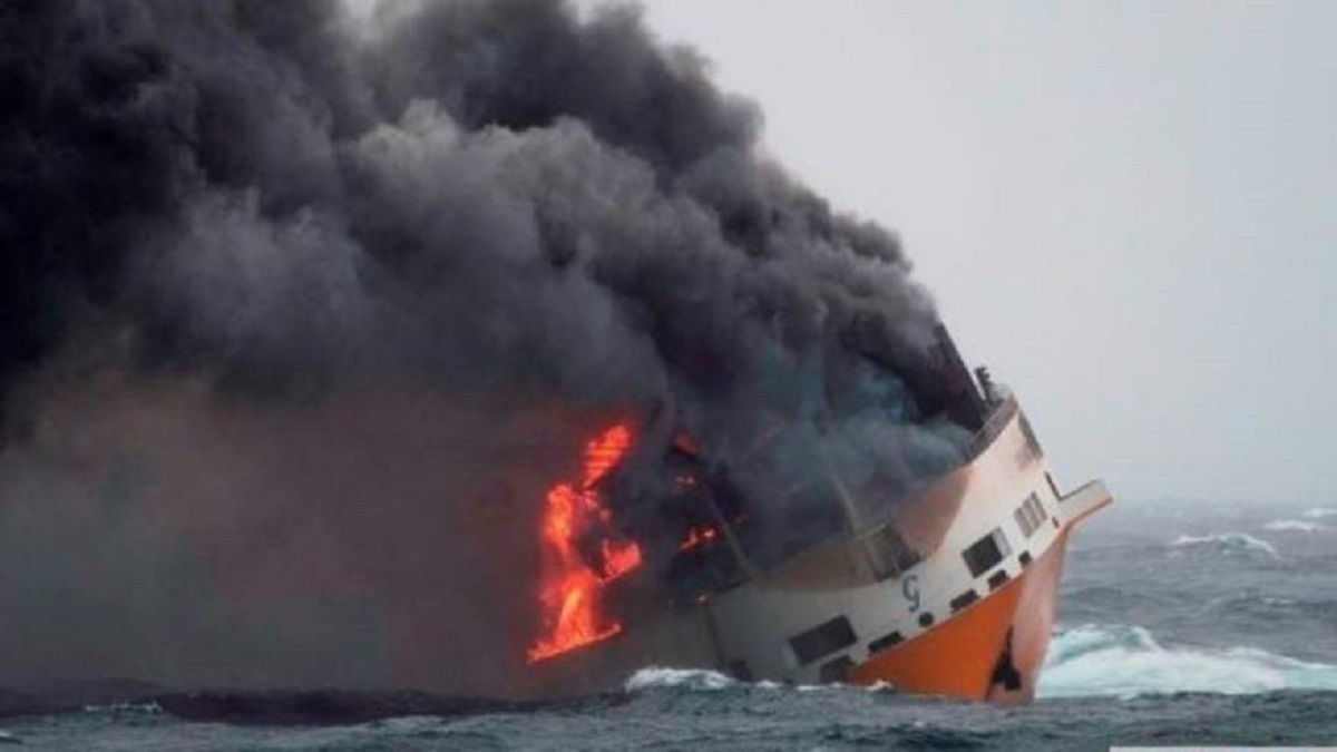 تقارير: ارتفاع عدد ضحايا حريق في سفينة بكاليفورنيا إلى 25 قتيلا