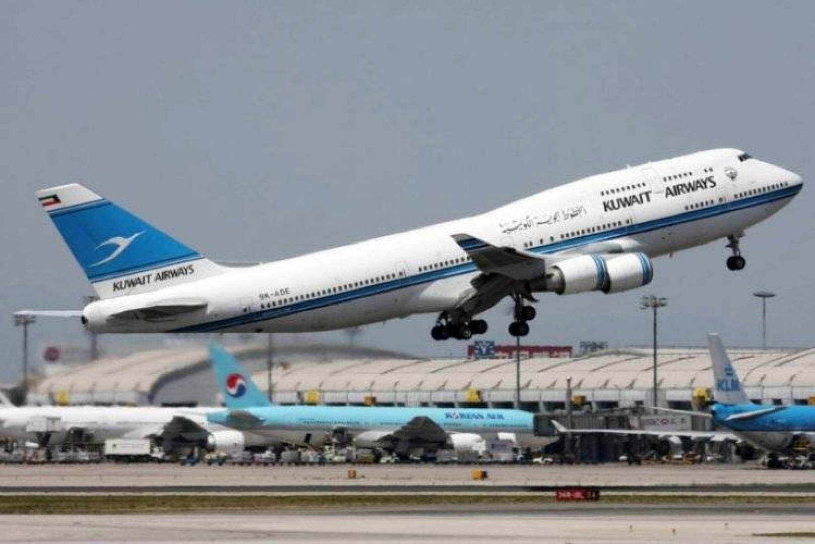 الخطوط الجوية الكويتية: لا إلغاء للرحلات من مطار الكويت بسبب الطقس السيء