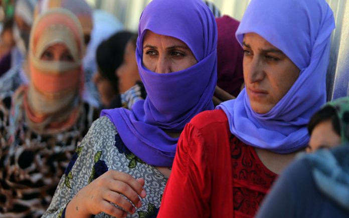 إيزيديات عراقيات يقاضين شركة فرنسية بسبب “داعش”