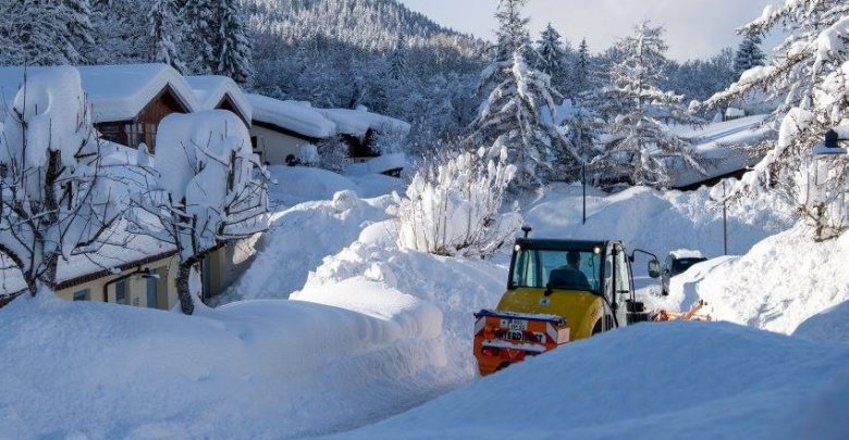 مقتل ثلاثة متزلجين ألمان في انهيار جليدي بالنمسا