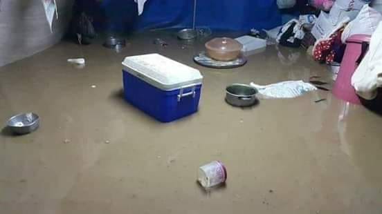 حقوق الانسان: 1500 خيمة تعرضت للغرق والانجراف بسبب الأمطار في نينوى