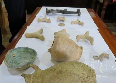 العثور على 14 قطعة اثرية في ذي قار