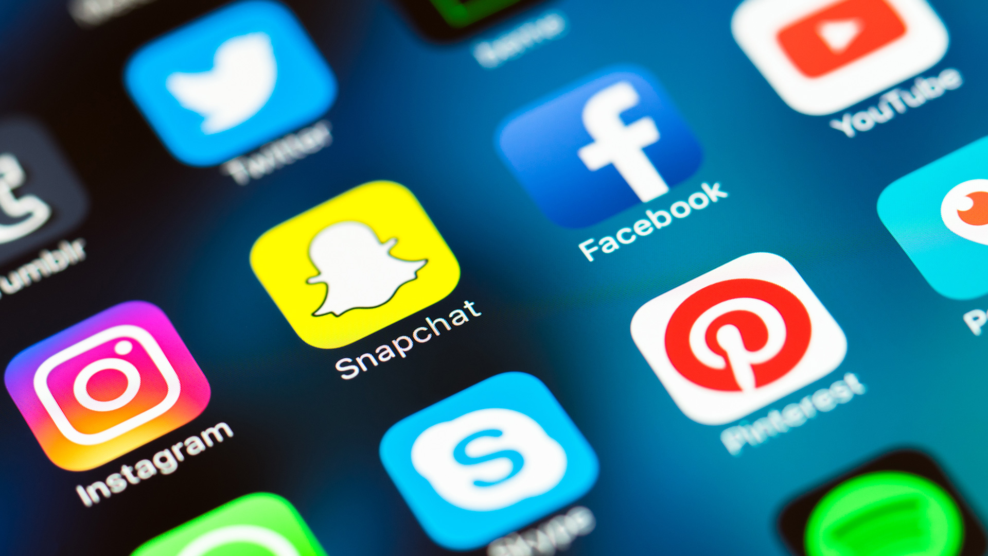 وسائل التواصل وشركات تكنولوجية تستغل مواقعها لحث الأمريكيين على التصويت
