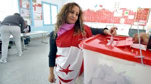 هيئة الانتخابات في تونس تقبل 26 مرشحا بانتخابات الرئاسة المبكرة