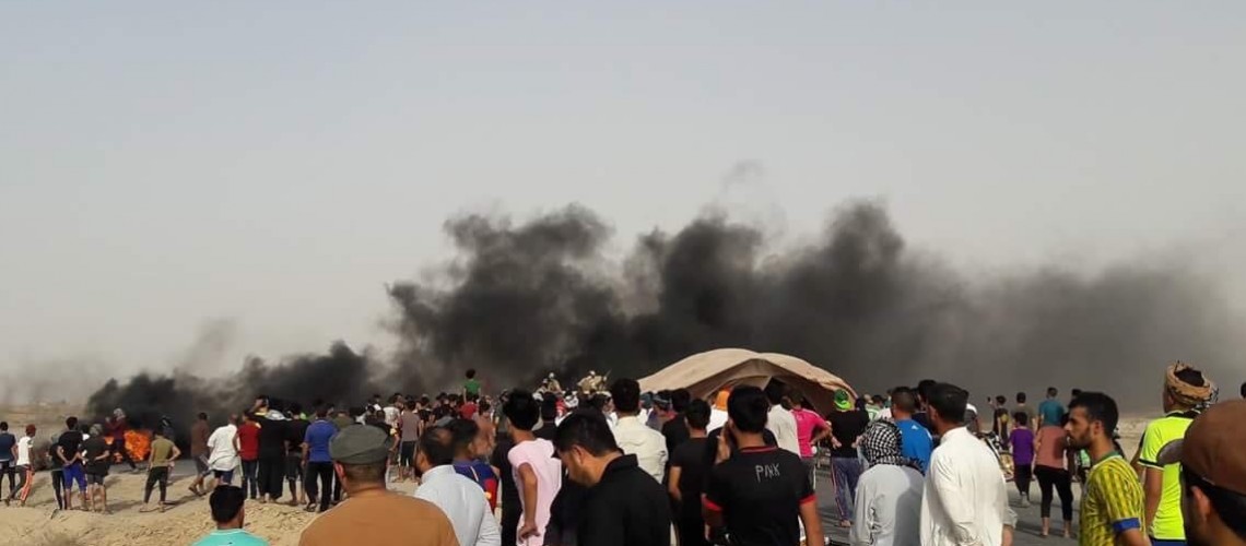 متظاهرو البصرة يظهرون بالسترات الصفراء وقوات الأمن تعتدي عليهم