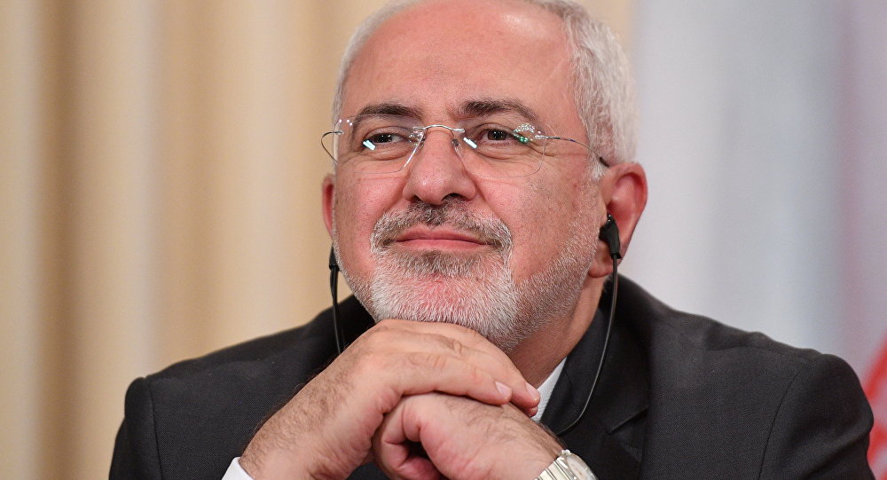 ظريف يغرد للسعودية ويدعوها لبناء منطقة قوية