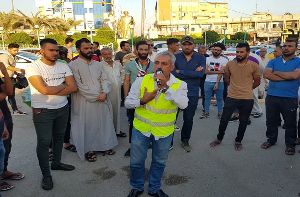 العشرات في ذي قار ينظمون وقفة تضامية مع تظاهرات البصرة