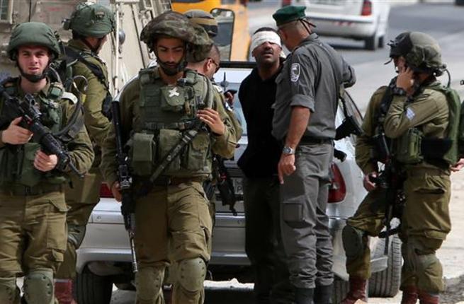الجيش الإسرائيلي يعتقل فلسطينيا بتهمة قتل اثنين من جنوده