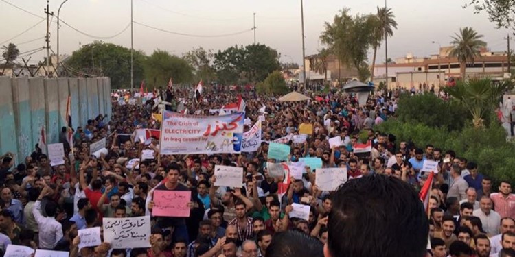 بالفيديو .. أهالي بابل يتظاهرون ضد الفساد