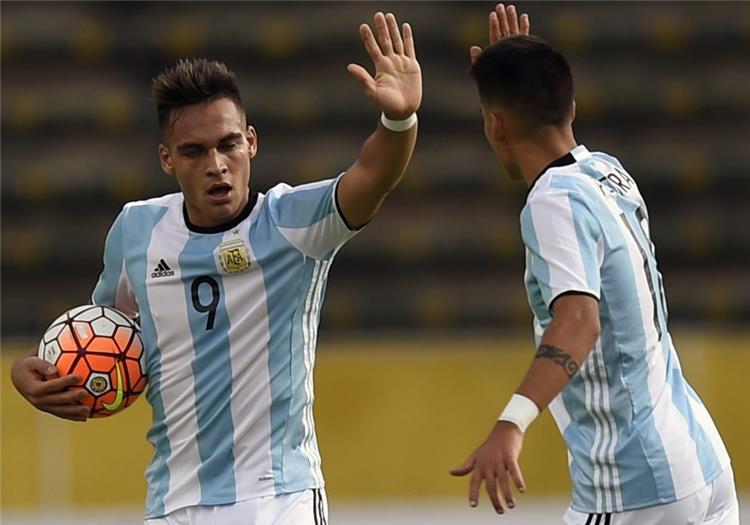 برشلونة يجهز عرضًا ضخمًا لضم لاوتارو مارتينيز