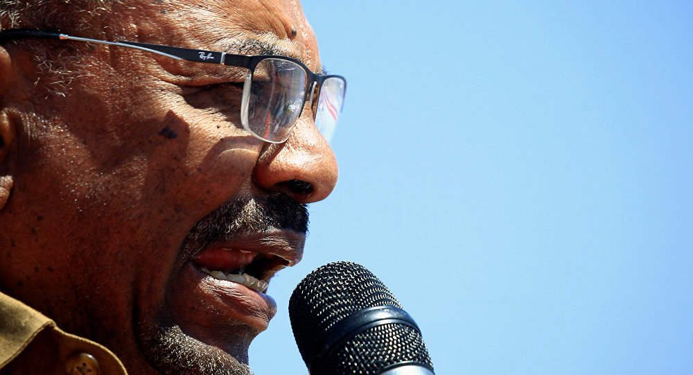 الرئيس السوداني يعلن إعادة فتح الحدود مع إريتريا بعد عام من إغلاقها