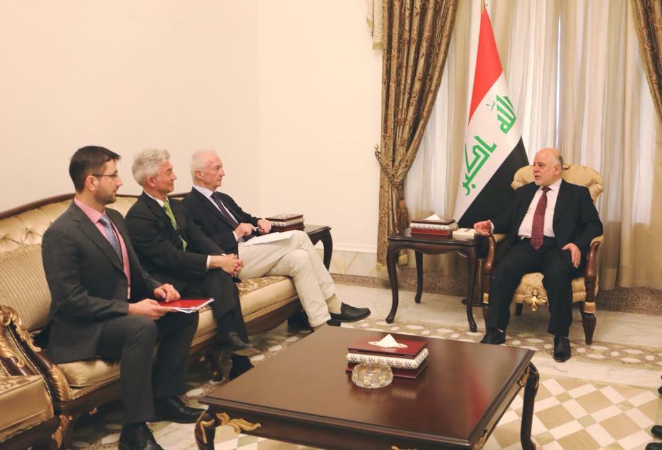 العبادي يؤكد لمسؤول أوروبي حرصه على تعزيز حالة الاستقرار في المناطق المحررة