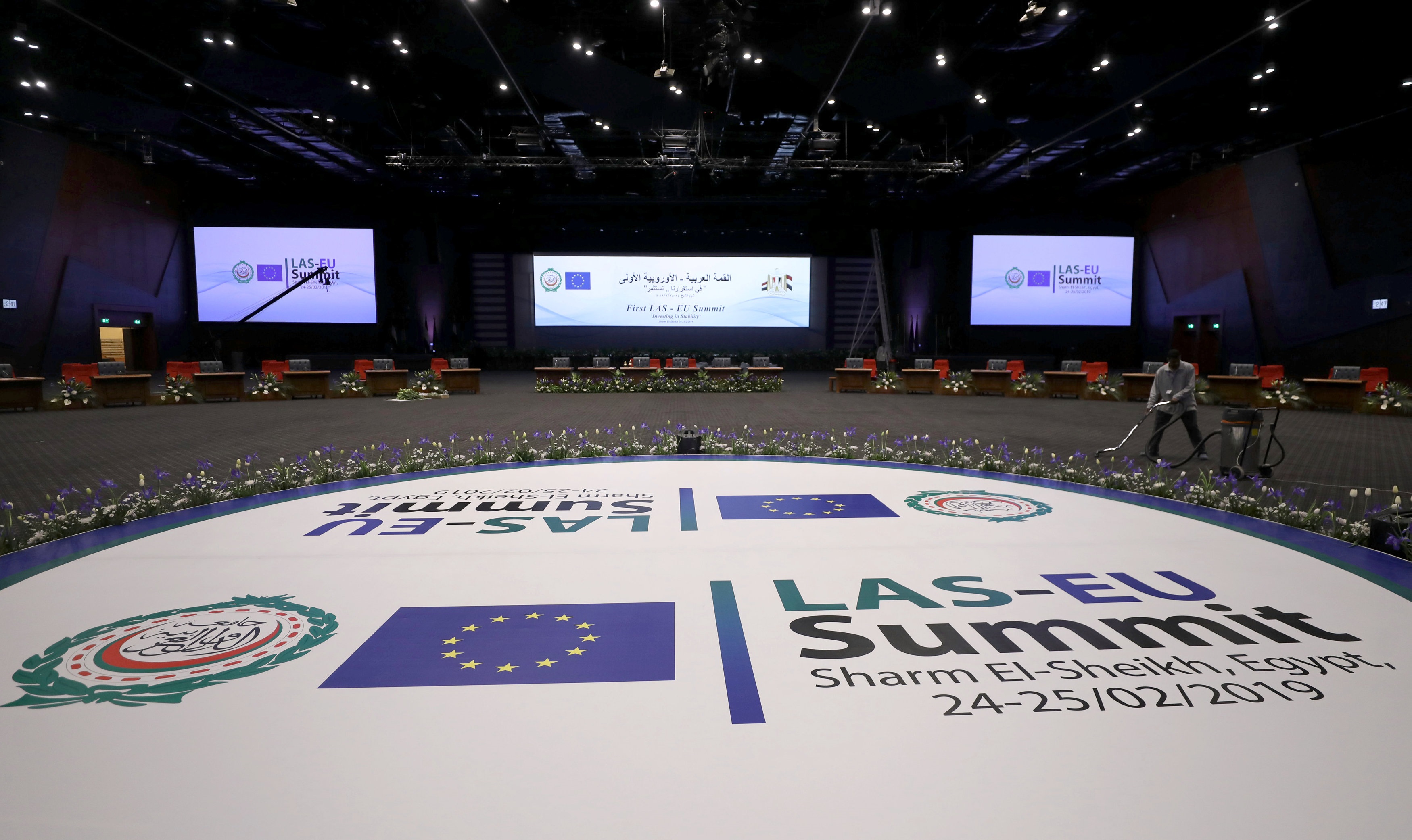 السيسي يدعو العرب والأوروبيين للاتفاق على “مقاربة شاملة” لمكافحة الارهاب