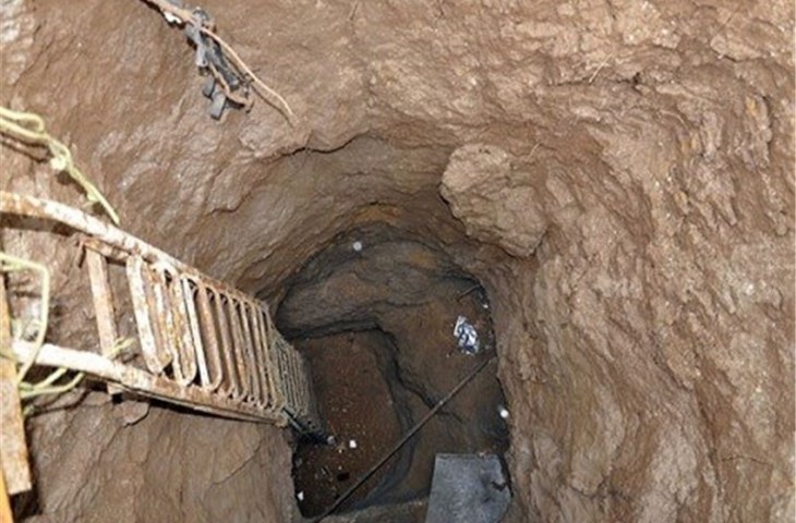 العثور على نفق لداعش شرقي الموصل يضم أسلحة واعتدة متنوعة