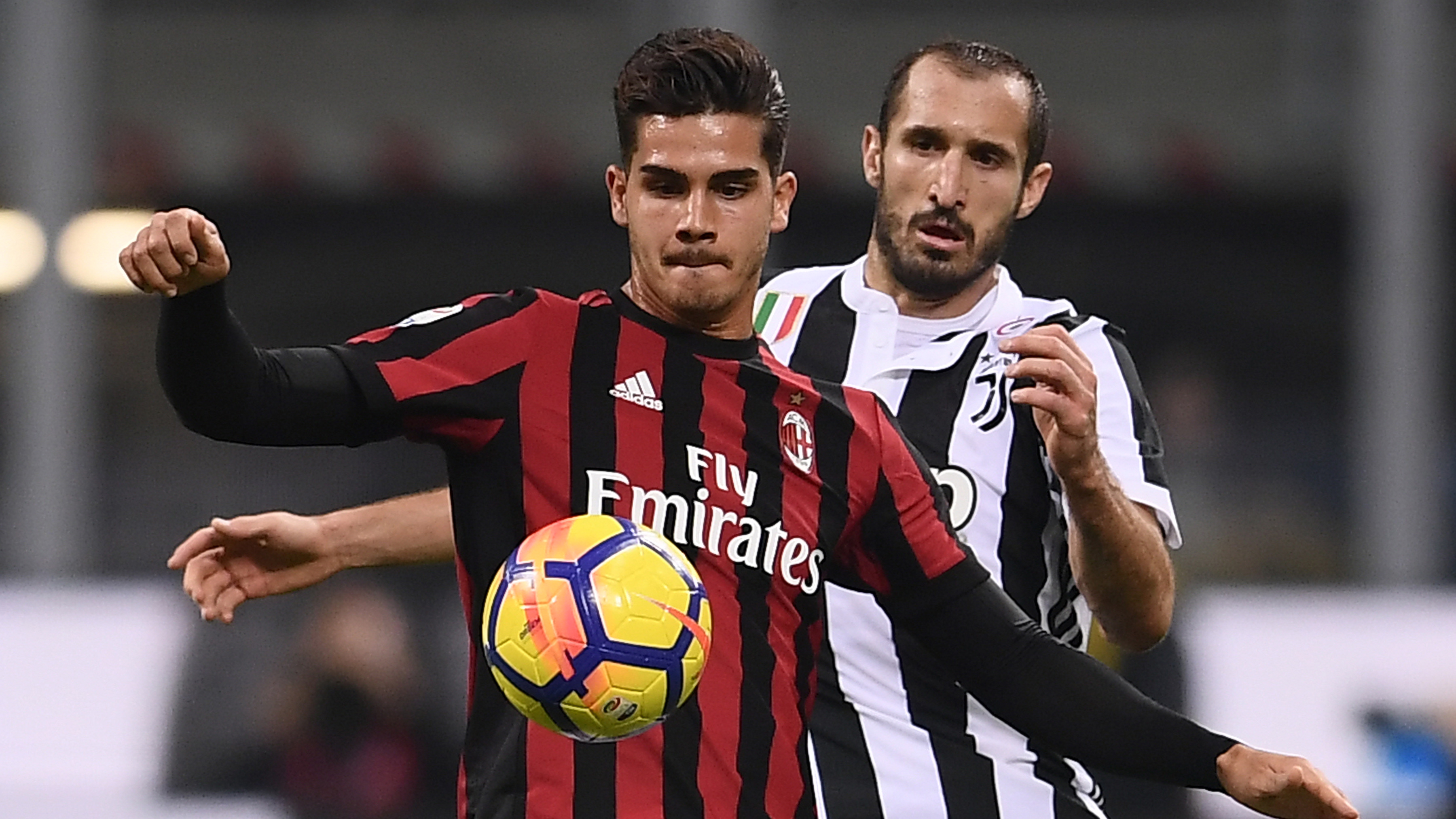 ميلان يبحث عن لقب إعادة الثقة ضد يوفنتوس فى نهائى كأس إيطاليا اليوم