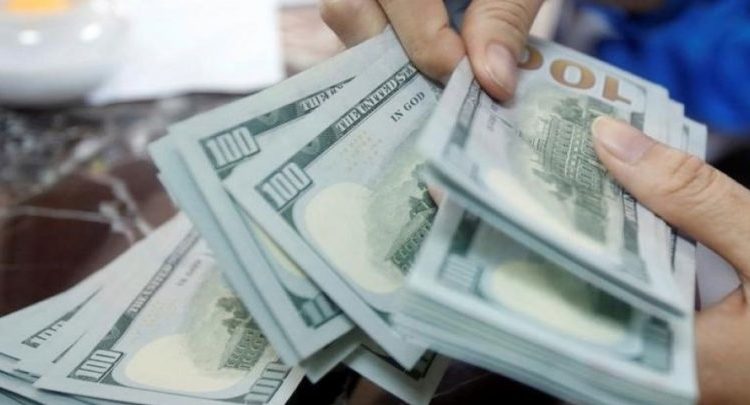 تعرف على أسعار صرف الدولار فى الأسواق العراقية