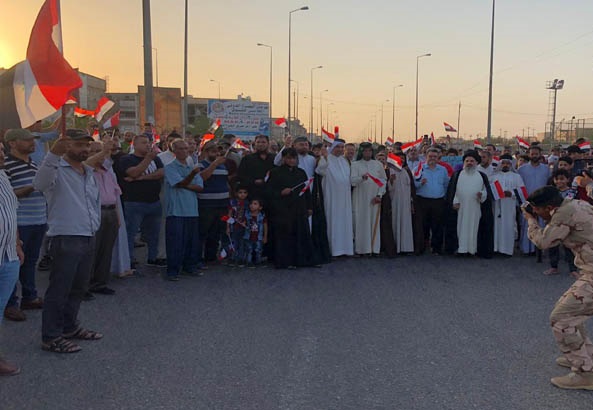 ​المئات يتظاهرون وسط البصرة احتجاجاً على التصريحات المسيئة للجيش العراقي