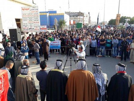 المئات بالعمارة يجددون مطالبتهم بالاصلاح ومحاسبة الفاسدين