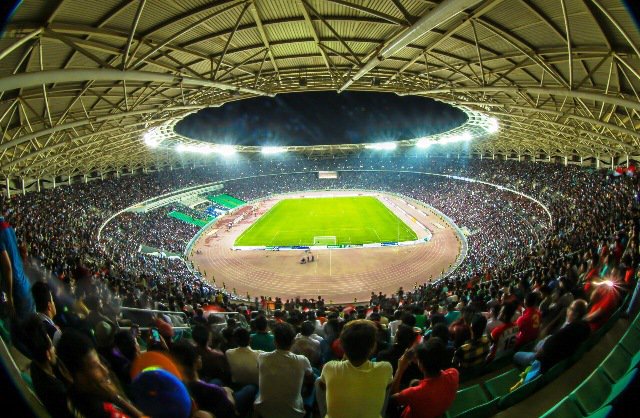 العراق يقترب من نصر بمعركة رفع الحظر عن ملاعبه