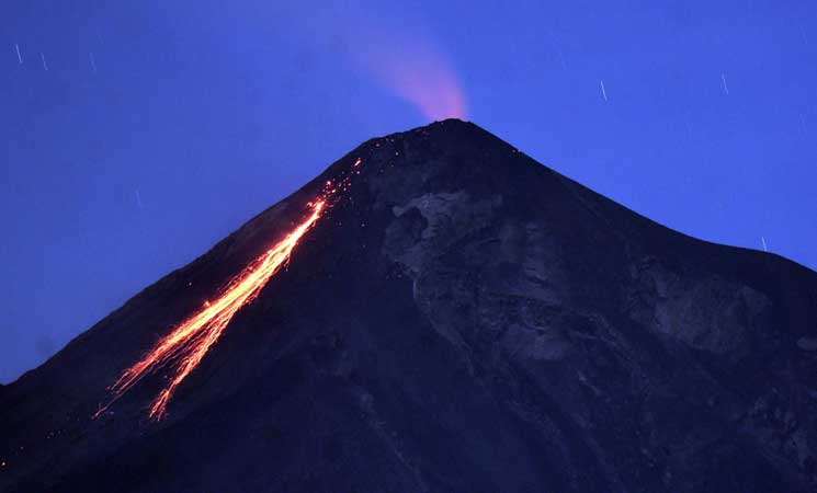 ارتفاع حصيلة ضحايا بركان غواتيمالا إلى 25 قتيلاً