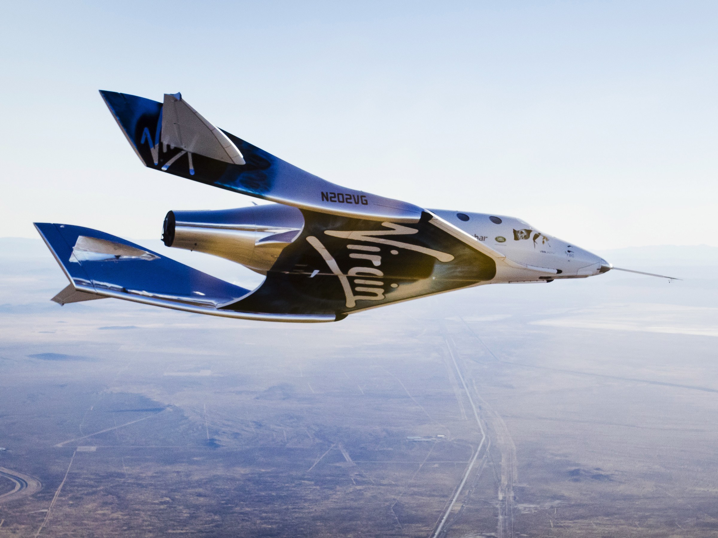 رواد Virgin Galactic يصفون تجربتهم فى أول رحلة لحافة الفضاء