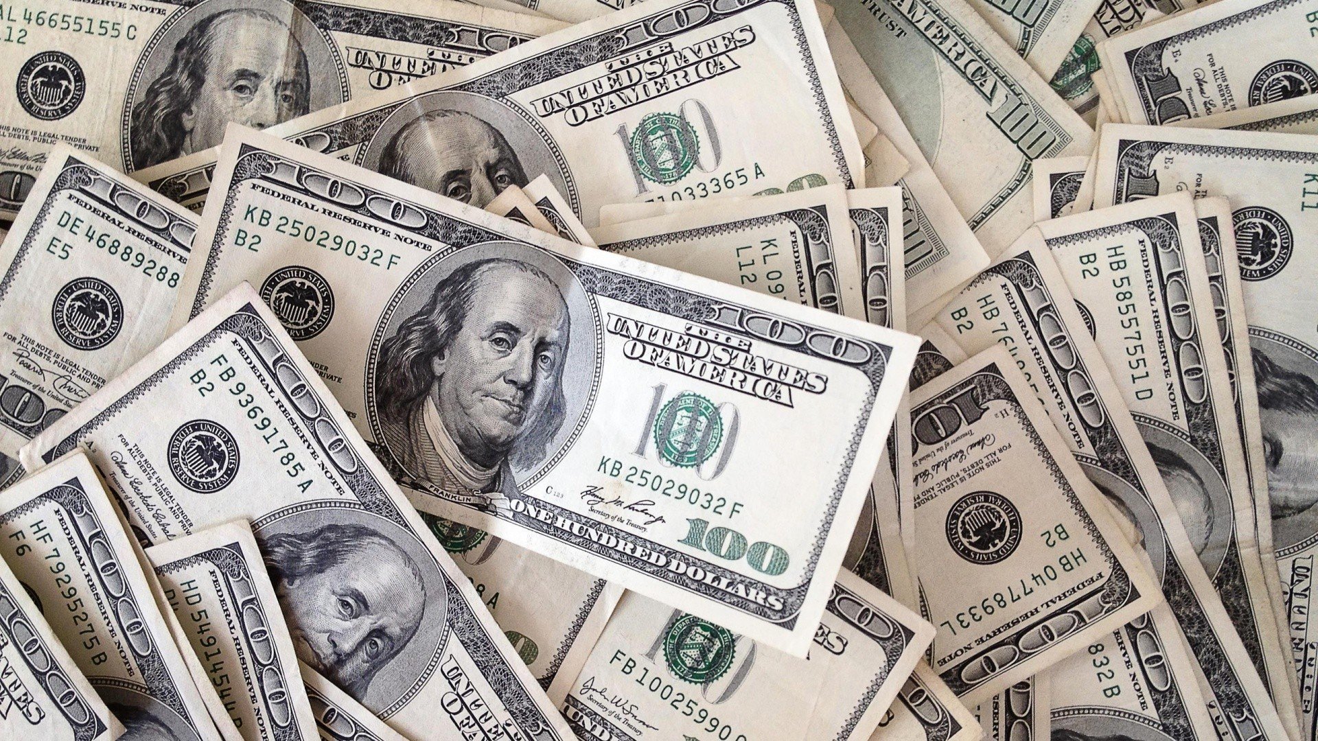 ارتفاع ملحوظ في سعر صرف الدولار صباح اليوم